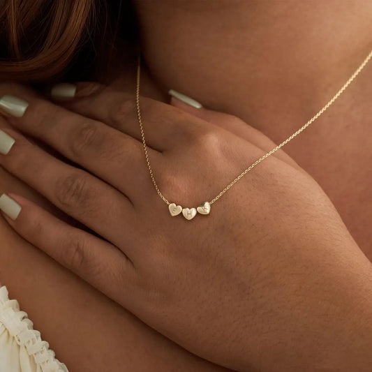 Персонализирано колие със сърце и инициали