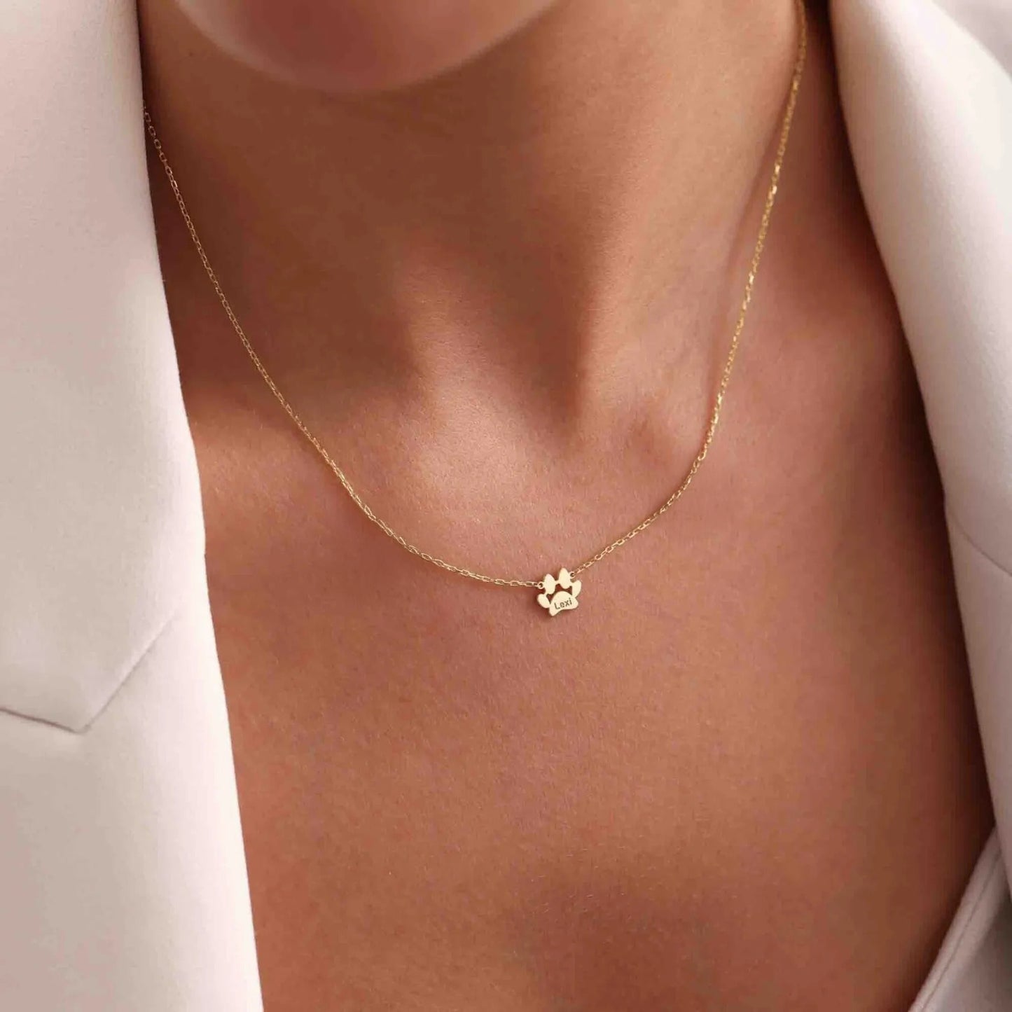 Персонализирано колие с име на лапичка – отделни лапички